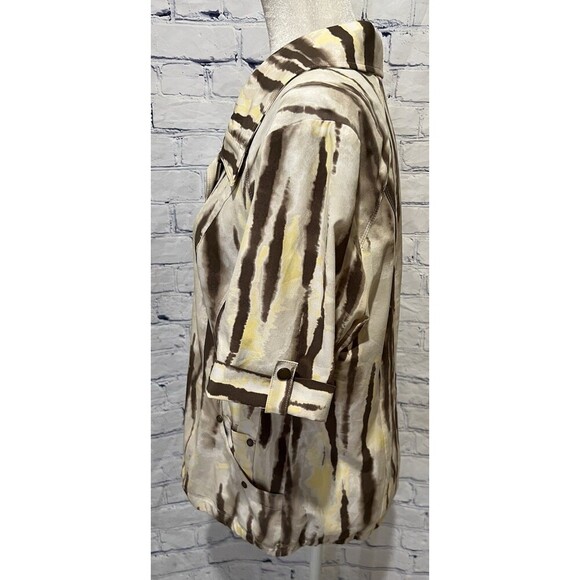 Zenergy by Chico’s Womens Jacket Zebra Print Short Sleeve Zip Front Size 1/M/8 - Picture 3 of 7